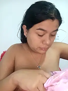 Snapshot of April_Becker chatting on 27, 11, 2025 April Becker online show from 27, 11, 2025