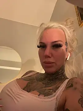 Snapshot of paulinaalatalo chatting on 9, 4, 2026 paulinaalatalo online show from 9, 4, 2026