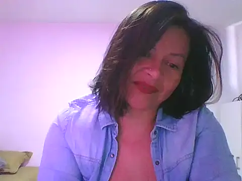 Snapshot of adri89-g chatting on 26, 10, 2025 adri89-g online show from 26, 10, 2025