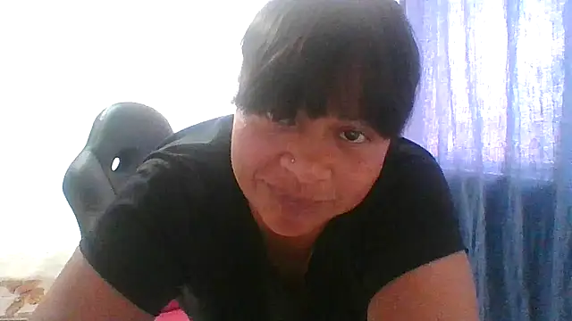 Snapshot of adri89-g chatting on 21, 12, 2025 adri89-g online show from 21, 12, 2025