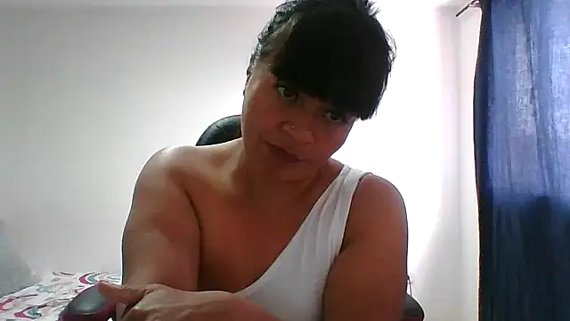 Snapshot of adri89-g chatting on 2, 2, 2026 adri89-g online show from 2, 2, 2026