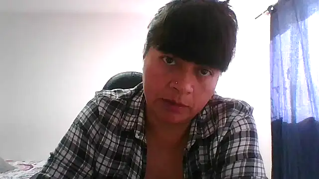 Snapshot of adri89-g chatting on 5, 2, 2026 adri89-g online show from 5, 2, 2026