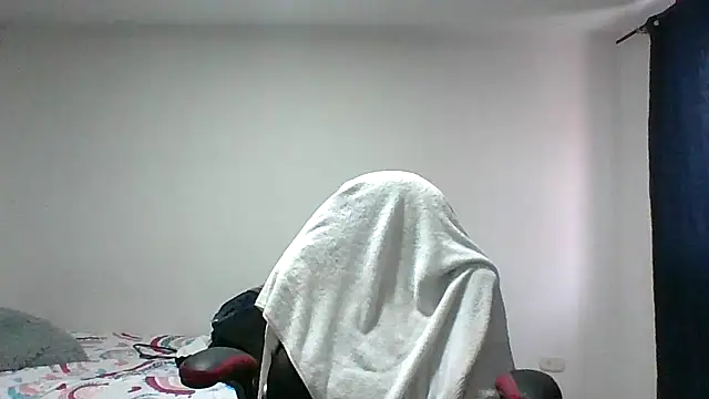 Snapshot of adri89-g chatting on 6, 3, 2026 adri89-g online show from 6, 3, 2026