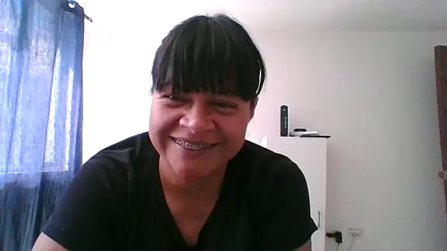 Snapshot of adri89-g chatting on 4, 4, 2026 adri89-g online show from 4, 4, 2026