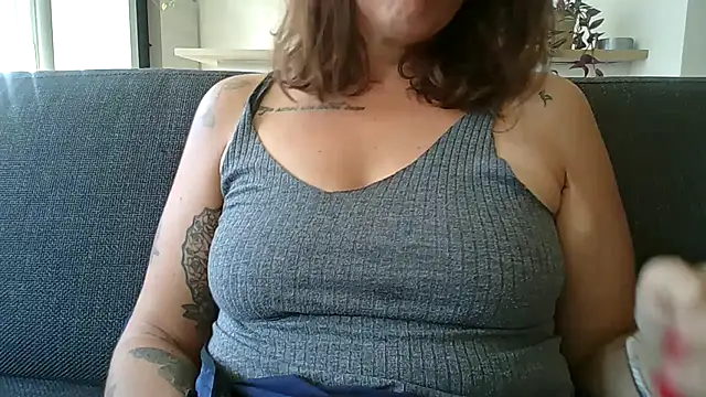 Snapshot of samantaatw chatting on 16, 9, 2025 samantaatw online show from 16, 9, 2025