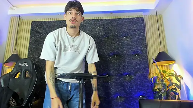 Snapshot of Iam_Steven chatting on 30, 9, 2025 Iam Steven online show from 30, 9, 2025