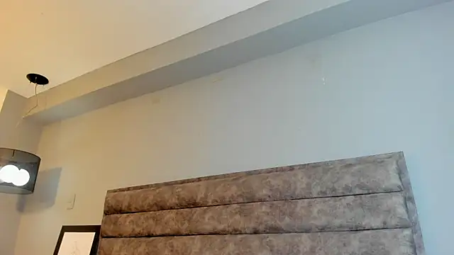 Aliciabloom online show from 5, 11, 2025