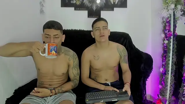 Snapshot of maykel_and_mike chatting on 1, 12, 2025 maykel and mike online show from 1, 12, 2025