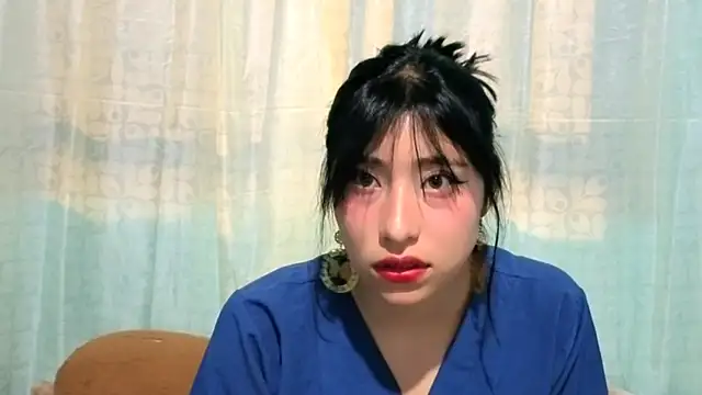 Snapshot of Sullyoonn chatting on 31, 10, 2025 Sullyoonn online show from 31, 10, 2025