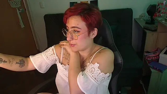 Miacatsito3 online show from 11, 11, 2025