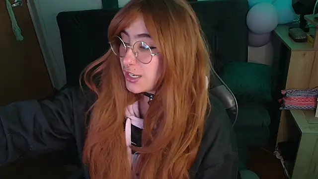 Miacatsito3 online show from 4, 12, 2025