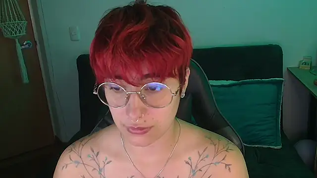 Snapshot of Miacatsito3 chatting on 20, 12, 2025 Miacatsito3 online show from 20, 12, 2025