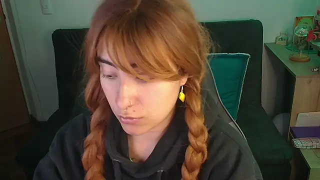 Snapshot of Miacatsito3 chatting on 23, 12, 2025 Miacatsito3 online show from 23, 12, 2025