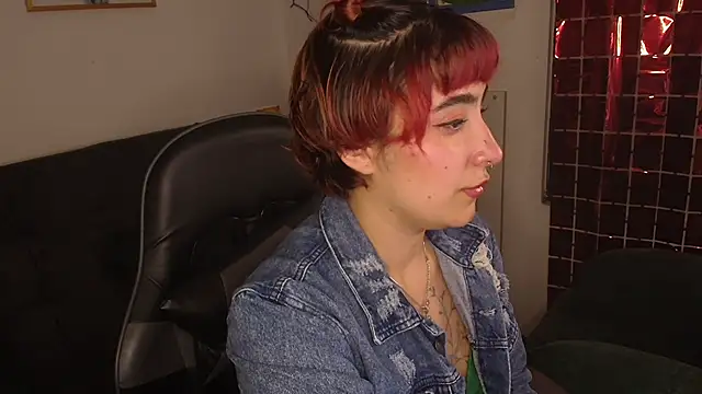 Snapshot of Miacatsito3 chatting on 13, 2, 2026 Miacatsito3 online show from 13, 2, 2026