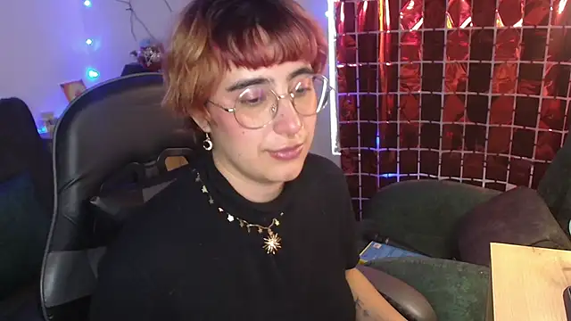 Snapshot of Miacatsito3 chatting on 28, 2, 2026 Miacatsito3 online show from 28, 2, 2026