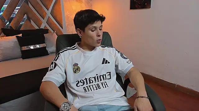 Snapshot of kraven_lust chatting on 19, 9, 2025 kraven lust online show from 19, 9, 2025