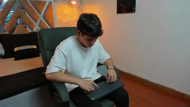 Snapshot of kraven_lust chatting on 26, 9, 2025 kraven lust online show from 26, 9, 2025