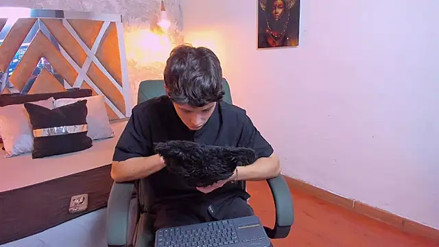 Snapshot of kraven_lust chatting on 28, 9, 2025 kraven lust online show from 28, 9, 2025