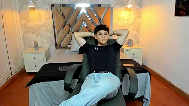 Snapshot of kraven_lust chatting on 7, 10, 2025 kraven lust online show from 7, 10, 2025