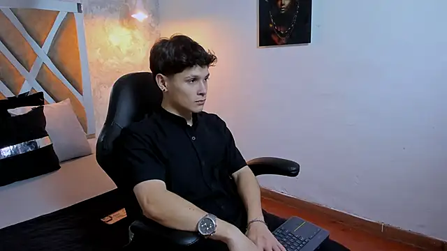 Snapshot of kraven_lust chatting on 14, 10, 2025 kraven lust online show from 14, 10, 2025