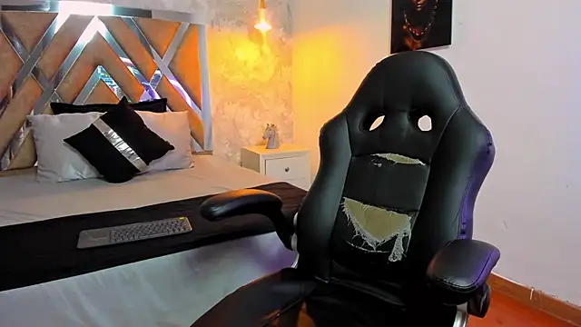 Snapshot of kraven_lust chatting on 26, 10, 2025 kraven lust online show from 26, 10, 2025