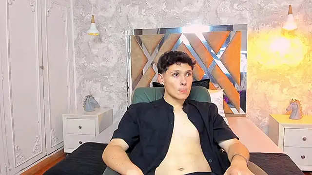 Snapshot of kraven_lust chatting on 29, 10, 2025 kraven lust online show from 29, 10, 2025