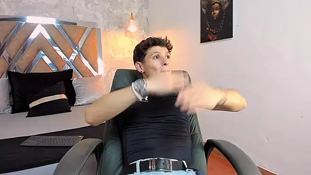 Snapshot of kraven_lust chatting on 12, 11, 2025 kraven lust online show from 12, 11, 2025