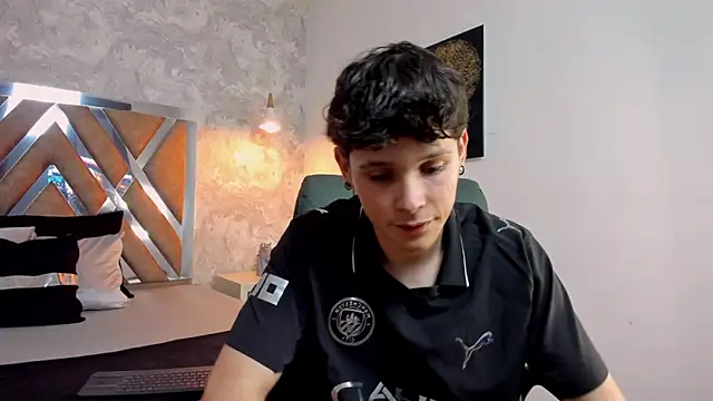 Snapshot of kraven_lust chatting on 25, 11, 2025 kraven lust online show from 25, 11, 2025