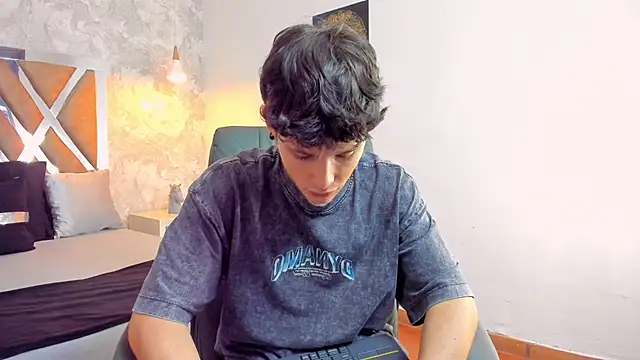 Snapshot of kraven_lust chatting on 3, 12, 2025 kraven lust online show from 3, 12, 2025