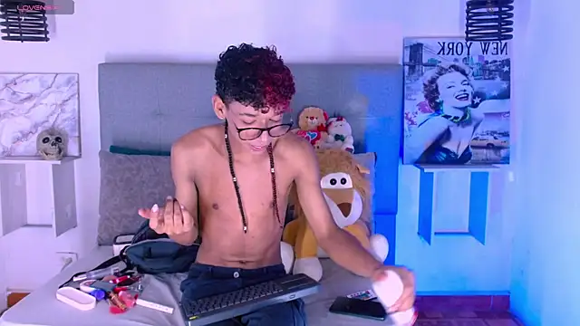 Billie Turner  online show from 3, 11, 2025