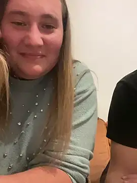 Snapshot of CurvySabrina chatting on 10, 10, 2025 CurvySabrina online show from 10, 10, 2025