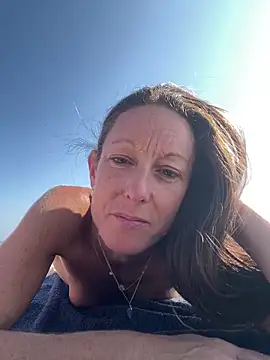 Snapshot of Kristinatreize chatting on 12, 10, 2025 Kristinatreize online show from 12, 10, 2025