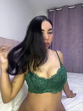 Snapshot of karolaalcendra chatting on 18, 1, 2026 karolaalcendra online show from 18, 1, 2026