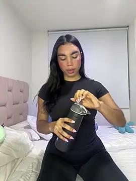 Snapshot of karolaalcendra chatting on 1, 3, 2026 karolaalcendra online show from 1, 3, 2026