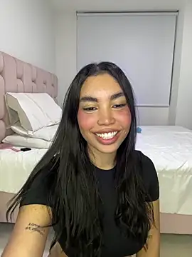 Snapshot of karolaalcendra chatting on 20, 4, 2026 karolaalcendra online show from 20, 4, 2026