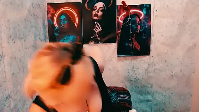 Snapshot of EmmaCat_ chatting on 9, 3, 2026 EmmaCat online show from 9, 3, 2026