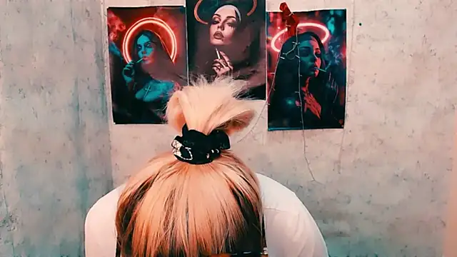 Snapshot of EmmaCat_ chatting on 11, 3, 2026 EmmaCat online show from 11, 3, 2026