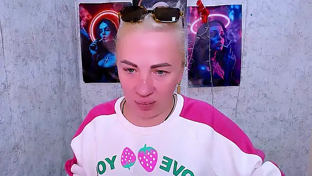 Snapshot of EmmaCat_ chatting on 15, 3, 2026 EmmaCat online show from 15, 3, 2026