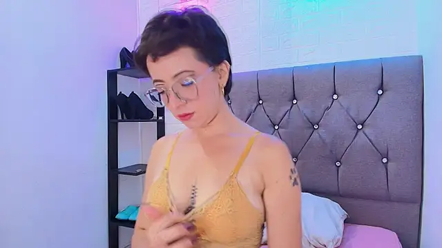 Snapshot of angel_noir1 chatting on 23, 7, 2026 angel noir1 online show from 23, 7, 2026
