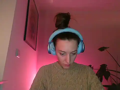 Snapshot of Lasirra chatting on 12, 11, 2025 Lasirra online show from 12, 11, 2025