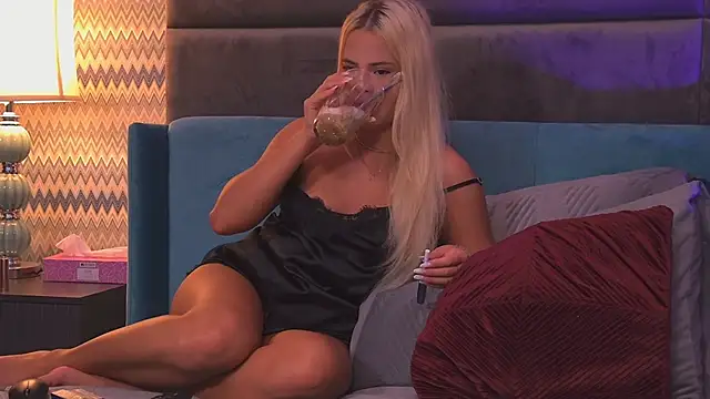 YssabelFox online show from 23, 9, 2025