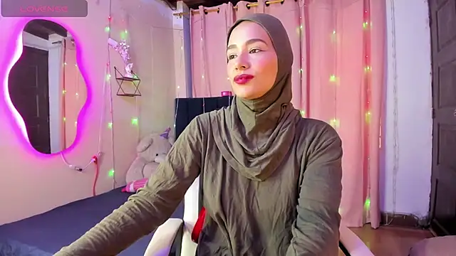 Snapshot of ShanaJamil chatting on 7, 2, 2026 ShanaJamil online show from 7, 2, 2026