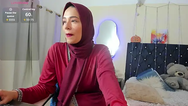 Snapshot of ShanaJamil chatting on 6, 4, 2026 ShanaJamil online show from 6, 4, 2026