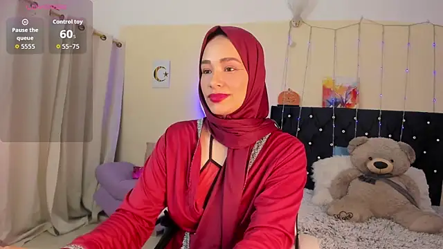 Snapshot of ShanaJamil chatting on 10, 4, 2026 ShanaJamil online show from 10, 4, 2026