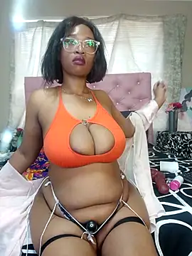 Snapshot of YummyChocTits chatting on 9, 10, 2025 YummyChocTits online show from 9, 10, 2025