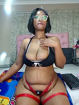 Snapshot of YummyChocTits chatting on 10, 10, 2025 YummyChocTits online show from 10, 10, 2025