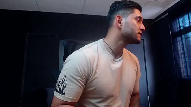 Snapshot of RichardMilleer chatting on 19, 12, 2025 RichardMilleer online show from 19, 12, 2025