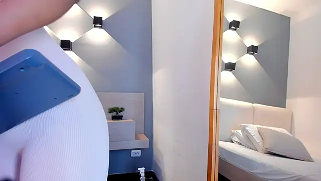 selena monroy online show from 2, 12, 2025