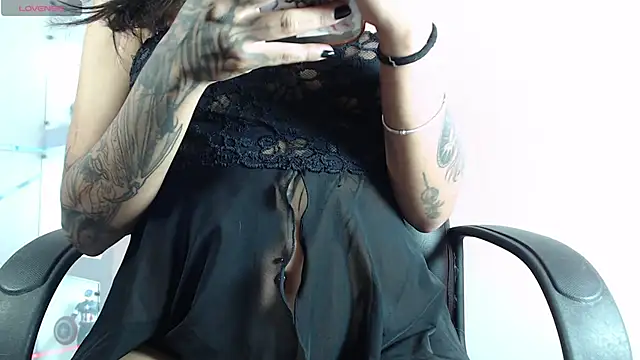 MavisManson online show from 23, 10, 2025