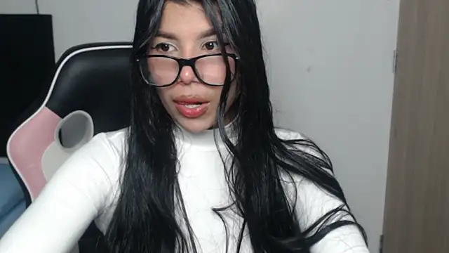 Snapshot of MayaScott11 chatting on 22, 4, 2026 MayaScott11 online show from 22, 4, 2026